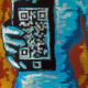 O imagine cu un smartphone scannd un cod 512x512 45737846
